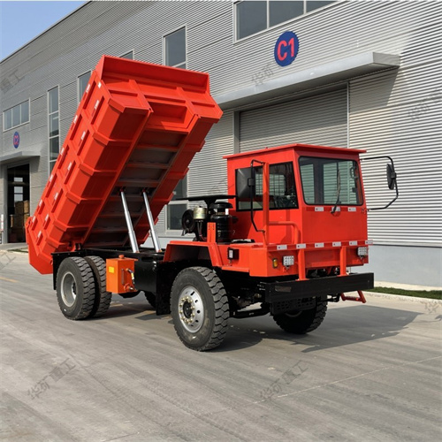 華礦集團(tuán)熱銷產(chǎn)品礦用運(yùn)輸車(chē)發(fā)往山西